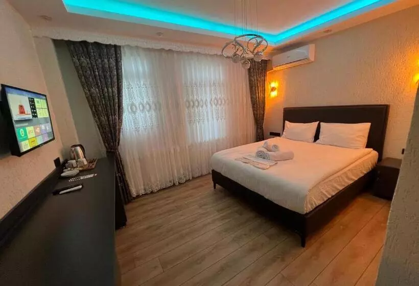 Hotelli Feycem Suites&