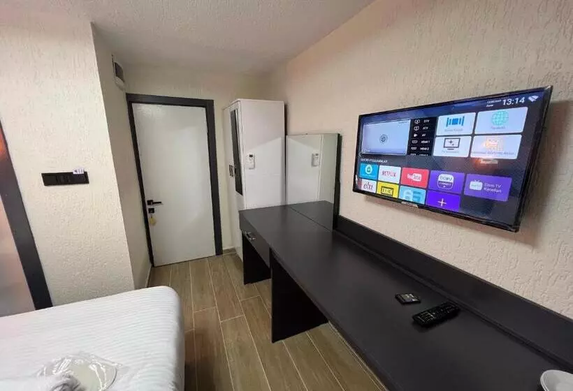 Hotelli Feycem Suites&