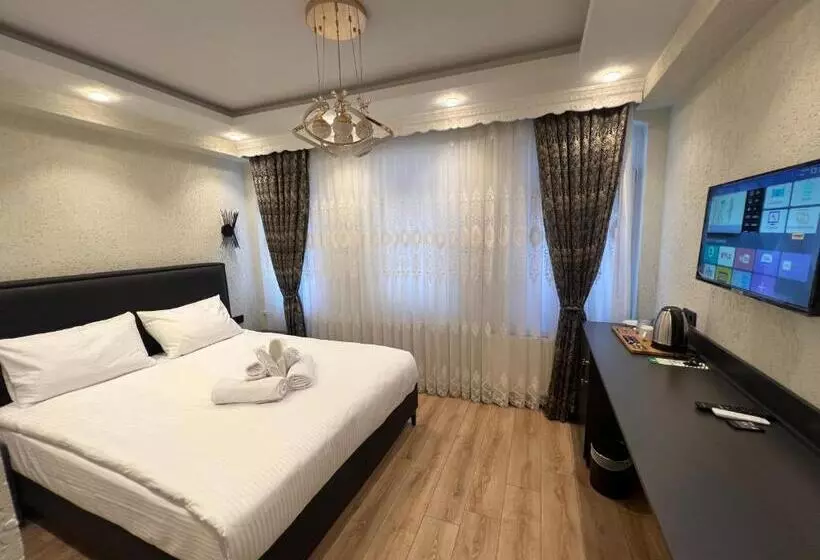 Hotelli Feycem Suites&