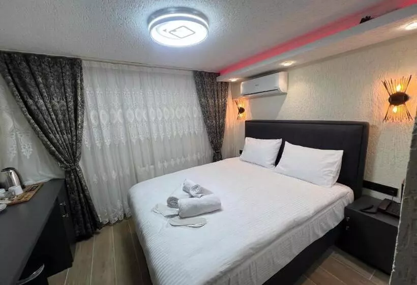 Hotelli Feycem Suites&