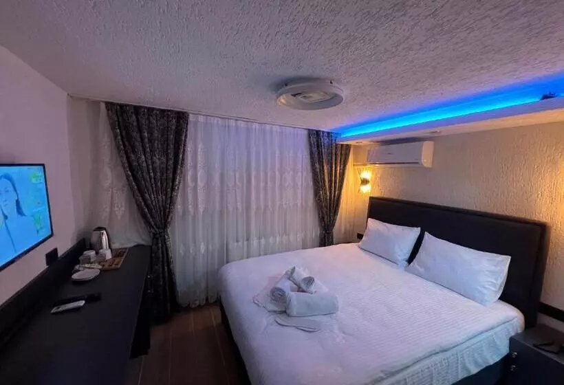 Hotelli Feycem Suites&