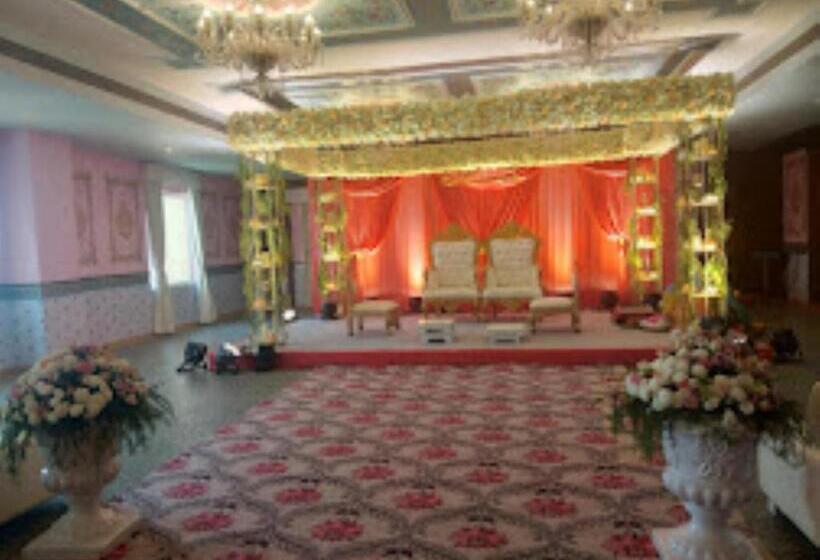 Hotel Laxminarayan Club & Resort Vadodara