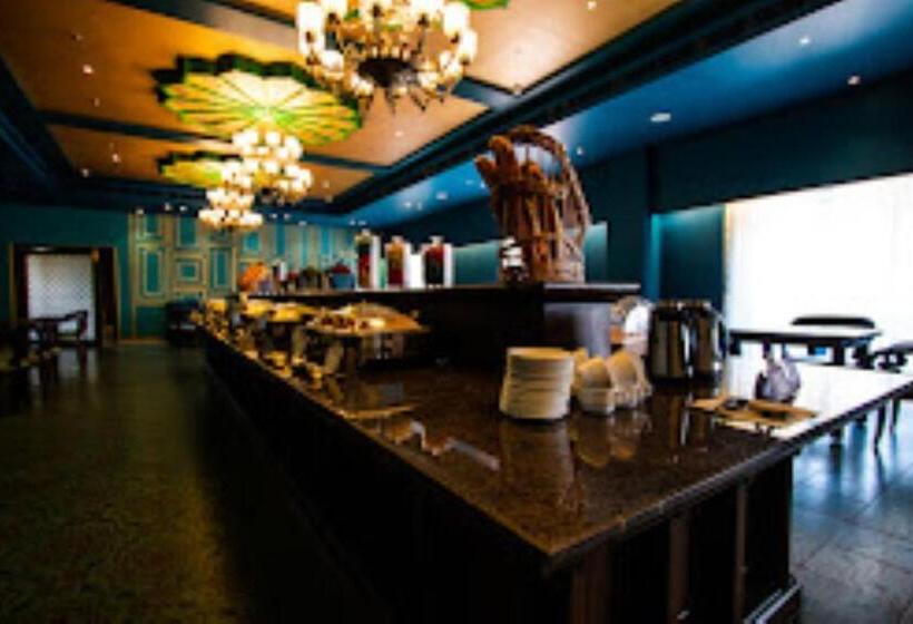 Hotel Laxminarayan Club & Resort Vadodara