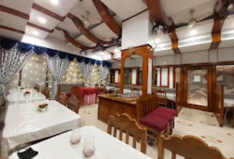 هتل Mera Mann,lucknow