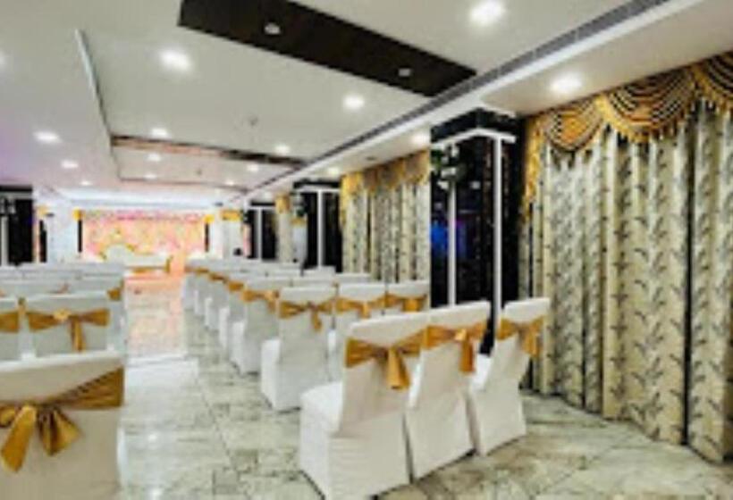 هتل Mera Mann,lucknow