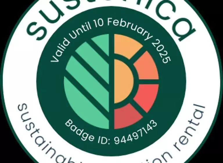 Hotelli Pitchner Place Creekfront Hot Tub Fire Pit