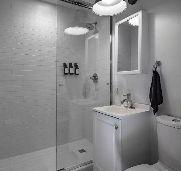 Hotelli Pitchner Place Creekfront Hot Tub Fire Pit