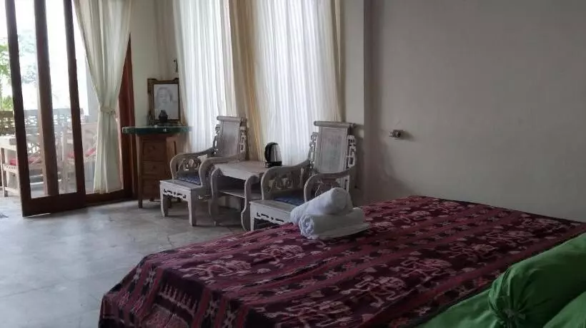 ペンション Ameli Bed & Breakfast