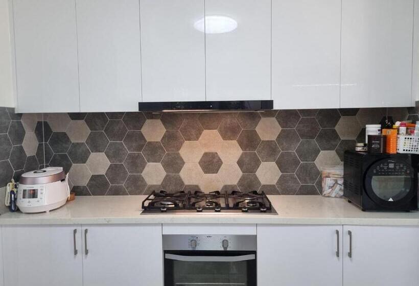 膳宿费 Beautiful Home In Greensborough