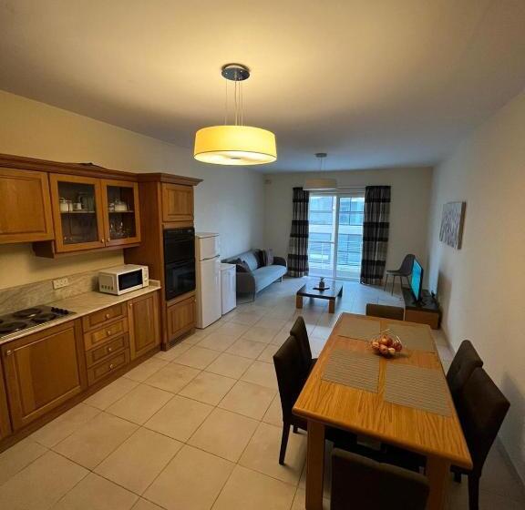 پانسیون Cozy Room With Private Study