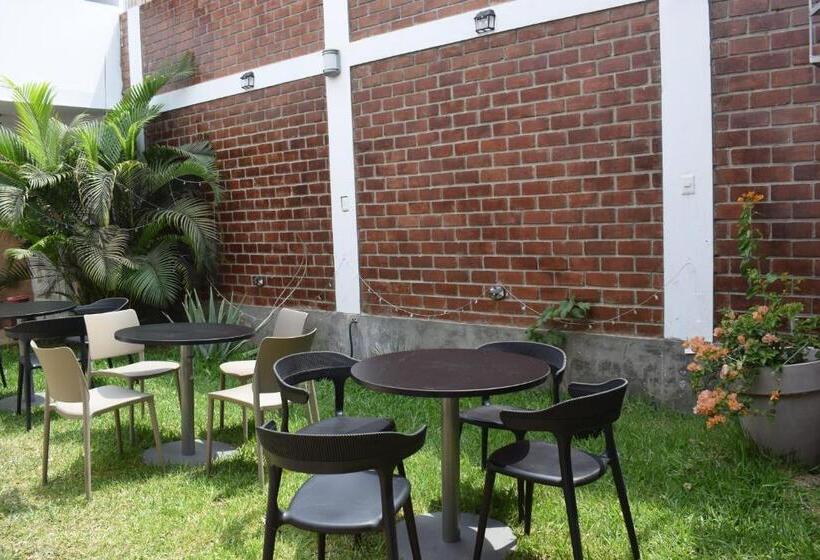 ペンション El Valle Lunahuaná