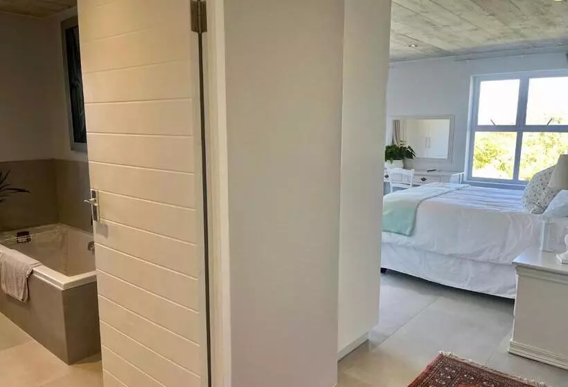 Majatalo The Lily Suite