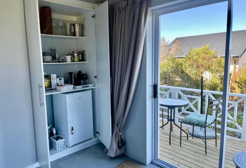 פנסיון The Lily Suite