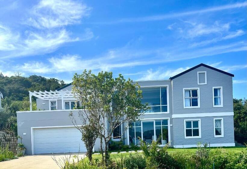 פנסיון The Lily Suite