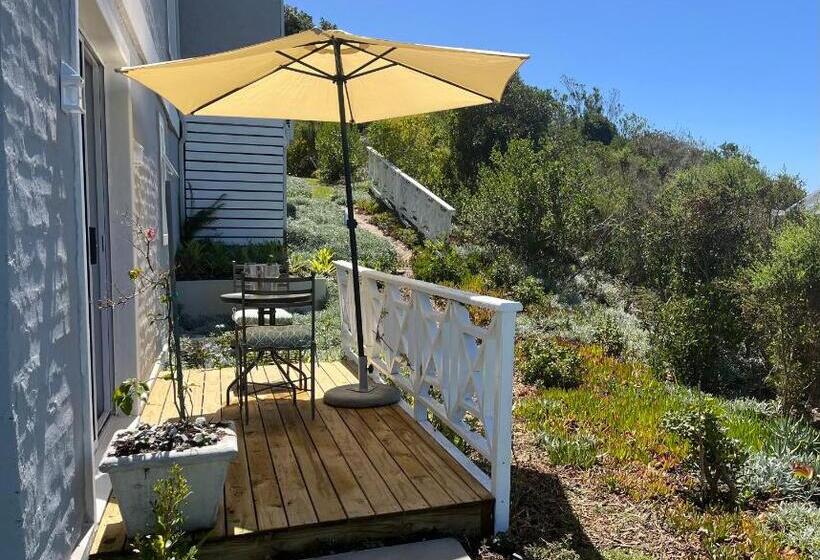 פנסיון The Lily Suite