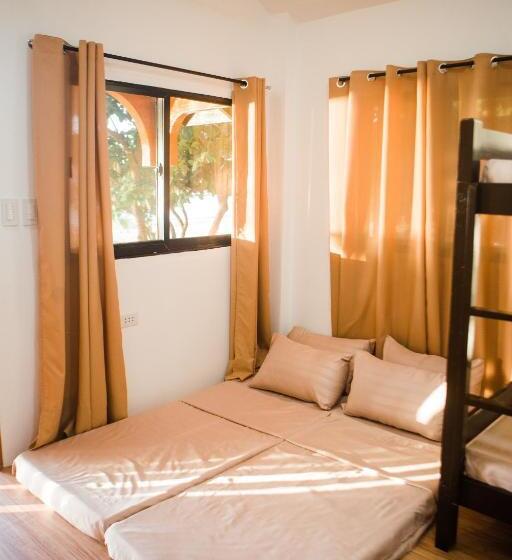 Aamiaismajoitus (B&B) Nana S Beach Surigao