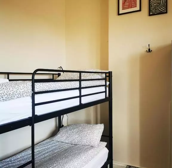 Botanic Avenue Hostel Less Than A Mile From The City Centre