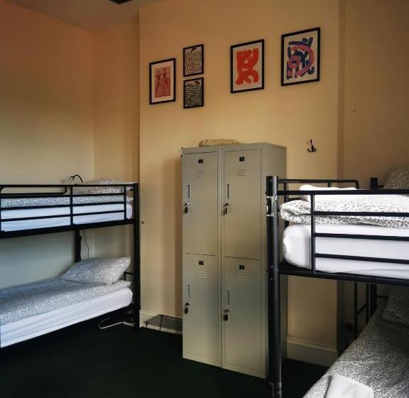 Botanic Avenue Hostel Less Than A Mile From The City Centre