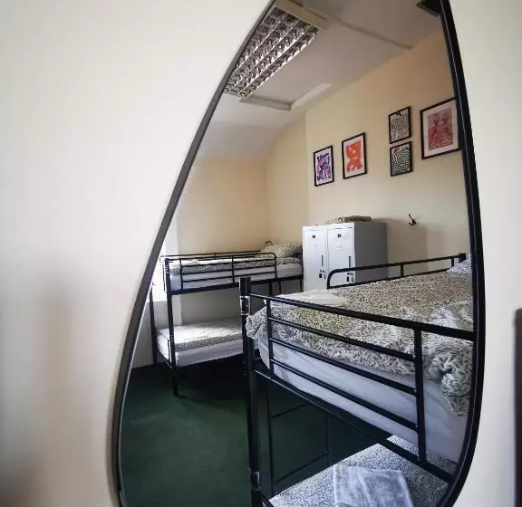 Botanic Avenue Hostel Less Than A Mile From The City Centre