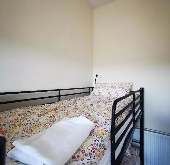 Botanic Avenue Hostel Less Than A Mile From The City Centre