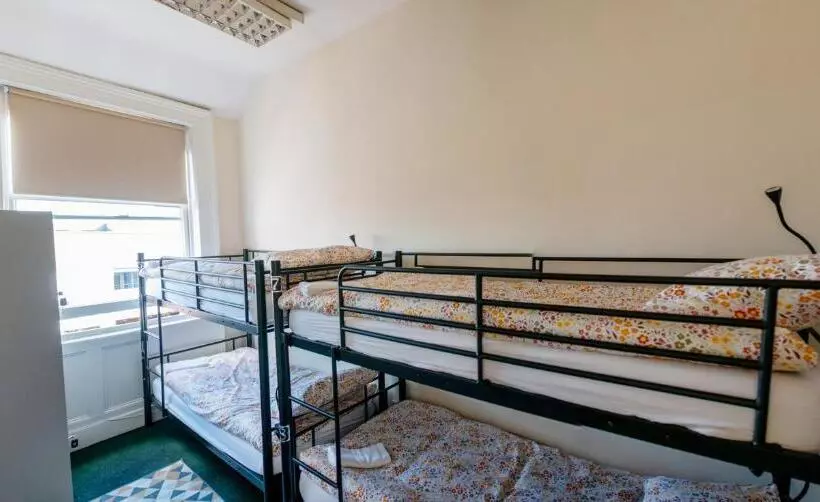 Botanic Avenue Hostel Less Than A Mile From The City Centre