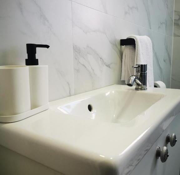 Botanic Avenue Hostel Less Than A Mile From The City Centre