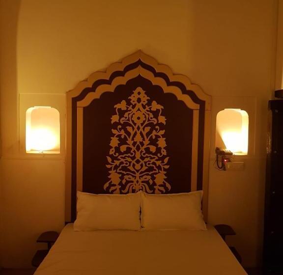 בית מלון כפרי Chhoti Kothi   A Heritage Homestay By The Ganges