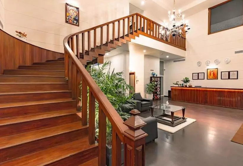 Hotelli Narendra Central