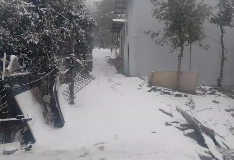 Hotelli Neilkanthdhanaulti