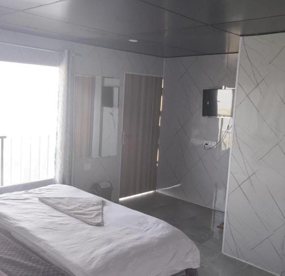 ホテル Neilkanthdhanaulti