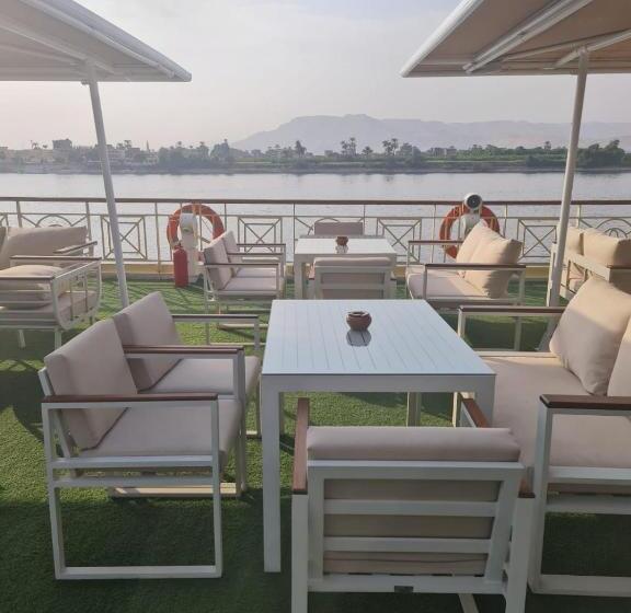 هتل Orient Ms Grand Rose