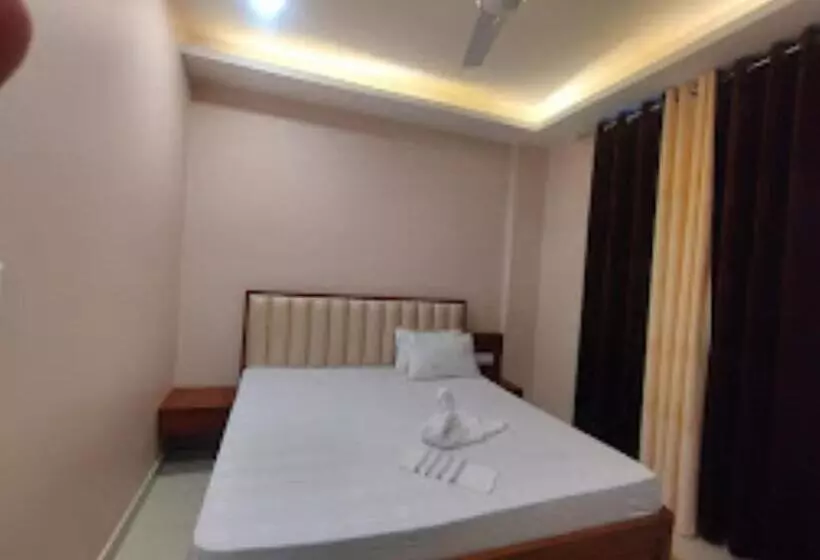 ホテル Raj Telgaram