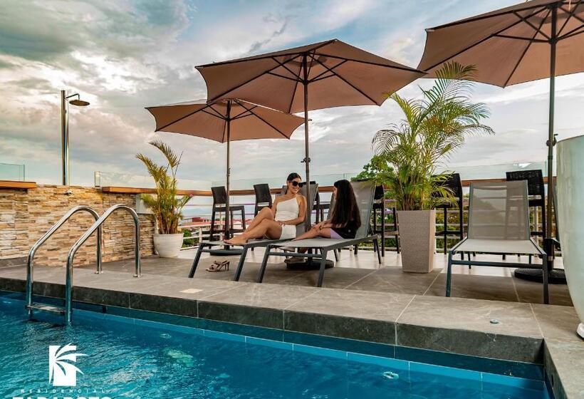 ホテル Residencial Tarapoto View