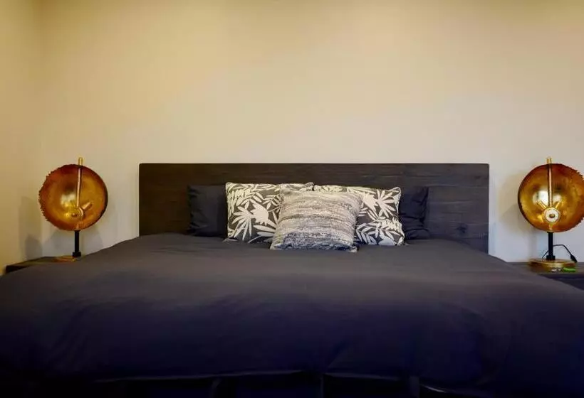 Majatalo Hollywood Hills Haven Guest House