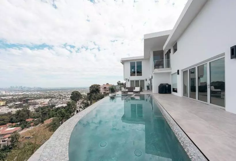 Majatalo Hollywood Hills Haven Guest House