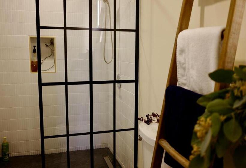 پانسیون Hollywood Hills Haven Guest House