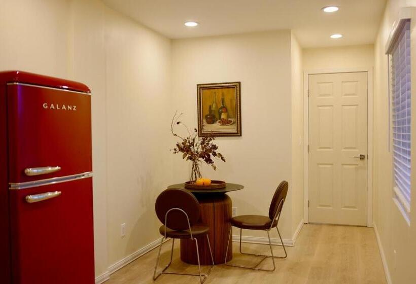 پانسیون Hollywood Hills Haven Guest House