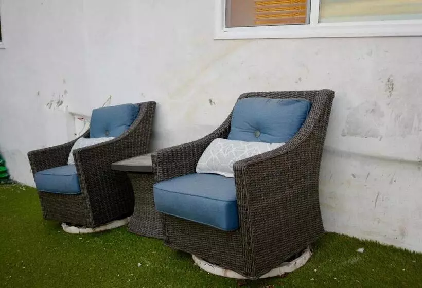 Majatalo Hollywood Hills Haven Guest House