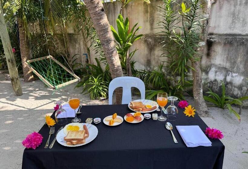 پانسیون Infinite Lagoon