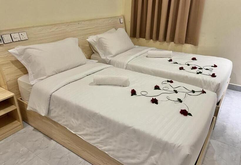 پانسیون Infinite Lagoon