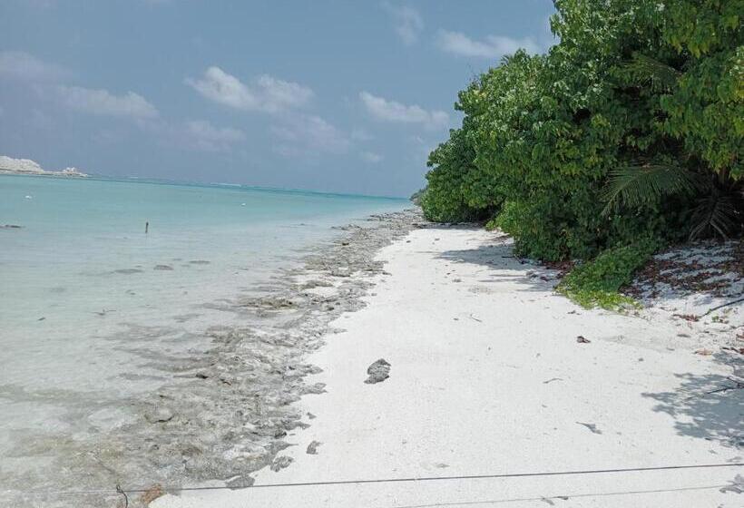 پانسیون Infinite Lagoon