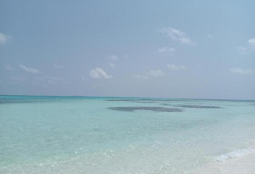 پانسیون Infinite Lagoon