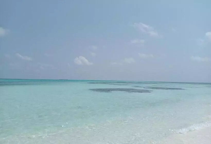 پانسیون Infinite Lagoon