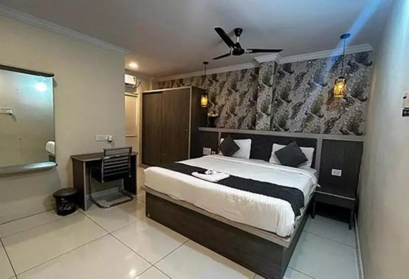 Super Collection O Hotel Blue Petals