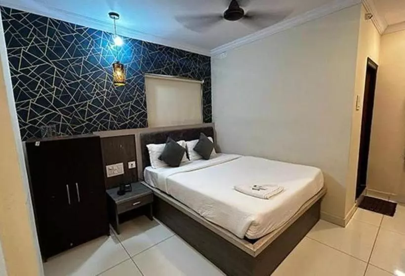 Super Collection O Hotel Blue Petals