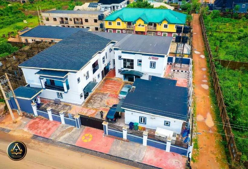 Trillions Hotel And Apartment