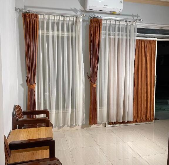 Cămin Wesbobo Inn Solo