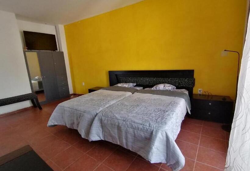 تختخواب و صبحانه Alojamiento Calli