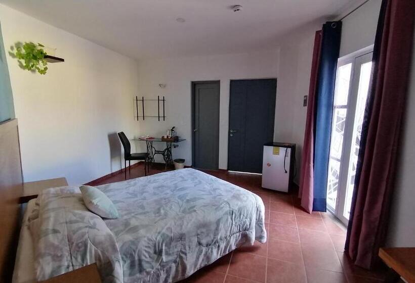 تختخواب و صبحانه Alojamiento Calli