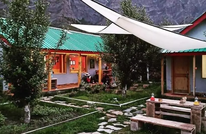 ベッドアンドブレックファースト Flying Monk Huts And Restaurant